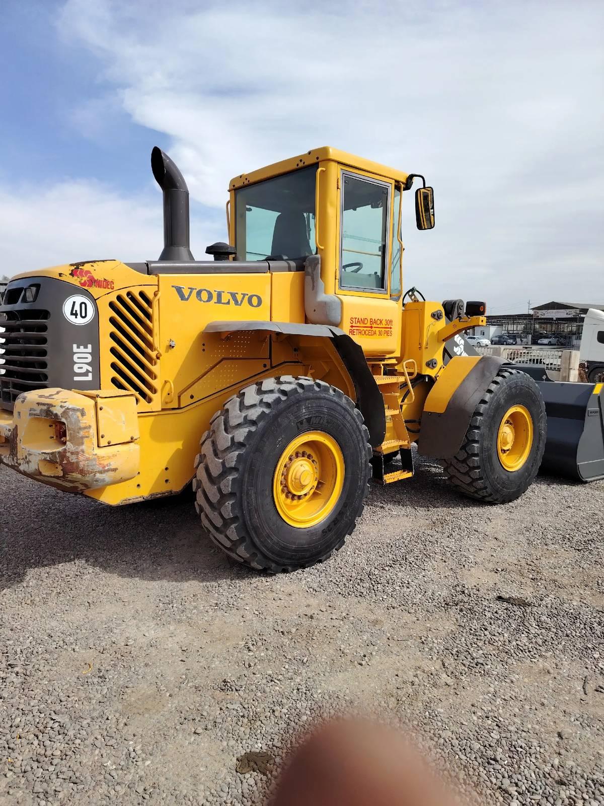 لودر ولوو L90E